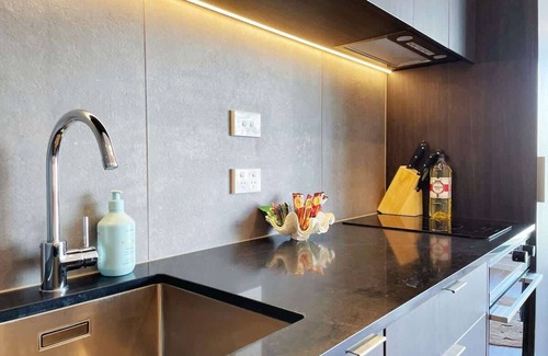 Newton Apartment | Parkside Elegance 1BR on Queen St vs Pool & Gym