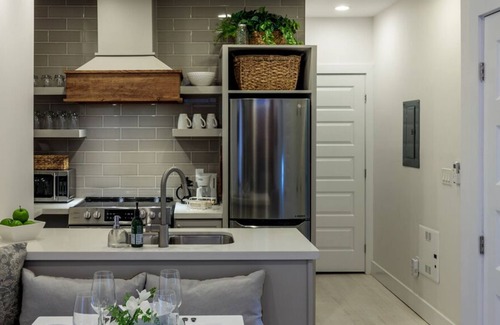 Inner Harbour Apartment | Parkside Getaway in Downtown Kingston