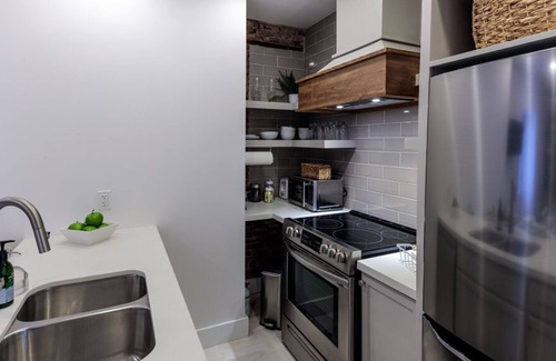 Inner Harbour Apartment | Parkside Getaway in Downtown Kingston