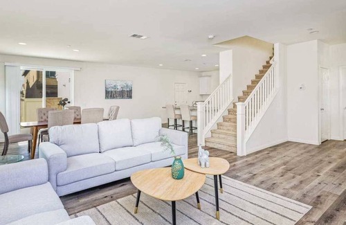 Ontario House | Parkside Palace on Heritage