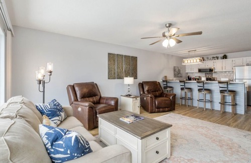 Osage Beach Condo | Parkside Paradise - Waterfront Condo w/Lake & Pool Views!