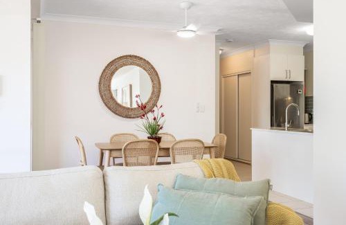 Redcliffe Apartment | Parkside Villa on the Creek