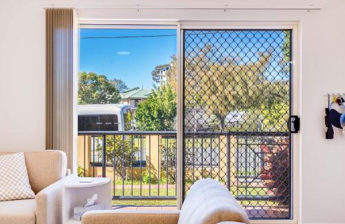 Redcliffe Apartment | Parkside Villa on the Creek