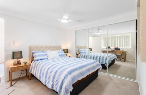 Redcliffe Apartment | Parkside Villa on the Creek