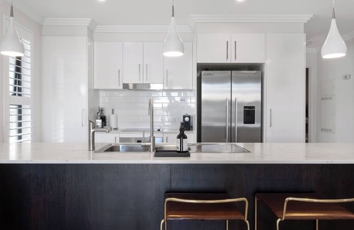 Morningside Apartment | Parkview 2 Bedroom Luxe Suite with BBQ Patio