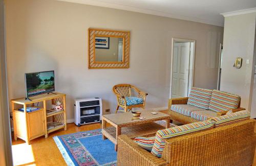 South West Rocks Apartment | Parkview Lodge - Bring your own linen.