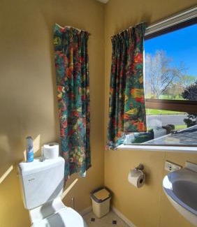 Napier House | Parkview Retreat- 3 Bedrooms and 3 Bathrooms