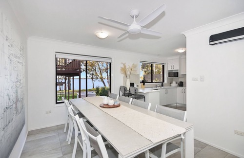 Buff Point Apartment | Parkway Lakehouse - East Coast Getaways
