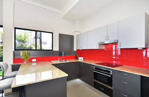 Buff Point Apartment | Parkway Lakehouse - East Coast Getaways