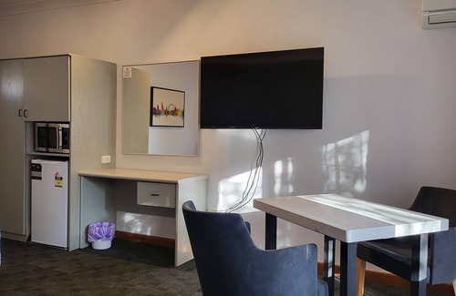 Queanbeyan Hotel | Parkway Motel