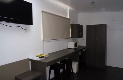 Queanbeyan Hotel | Parkway Motel