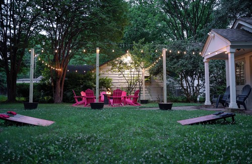 Crosstown House | Parkway Paradise - 7 Beds 4 Bedrooms - Elegant and Spacious - Recently Updated