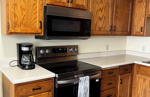 Gardiner Apartment | ParkWay Yellowstone Guest HousenYellowstone Riverside studio #6