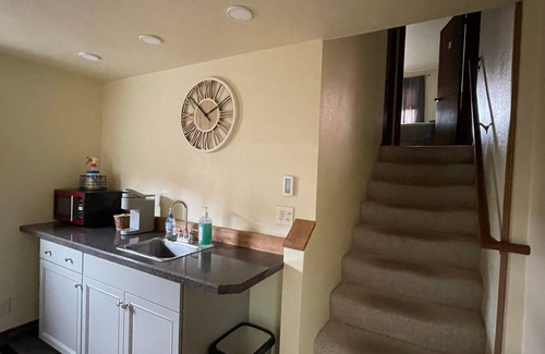 Gardiner Apartment | ParkWay Yellowstone Guest House Apartment #5