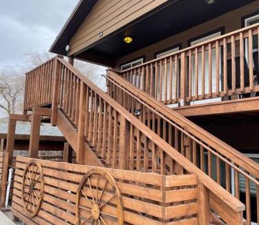 Gardiner House | ParkWay Yellowstone Riverside Studio #6
