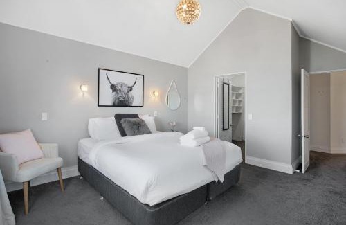 Parnell Apartment | Parnell Vista 2BR Apartment with Seaview