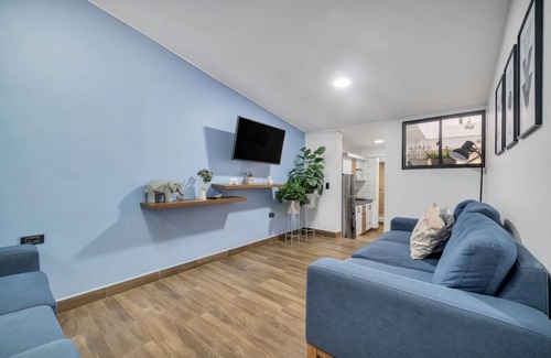 Las Lomas I Apartment | Parque Lleras jacuzzi, with AC, 100mb wifi