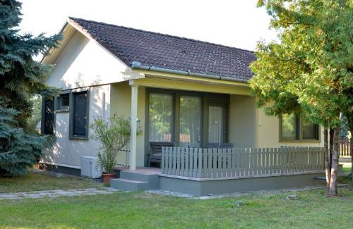 Tiszaalpar Apartment | Parti Üdülő