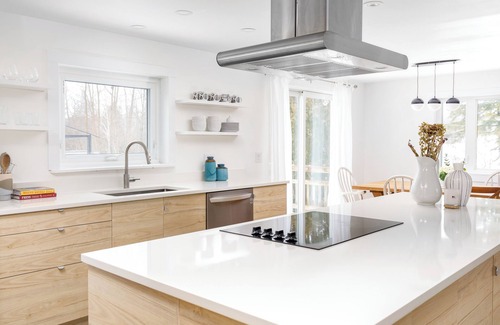 Consecon House | Partridge Hill | Consecon | 4 Bedrooms | Pool