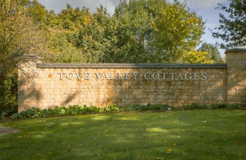 Towcester House | Partridge Place at Tove Valley Cottages