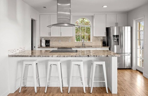 Cox Heights House | Party at The Palm - Pool/Hot Tub/Pergola with Fire Pit & Much More