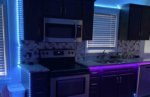 Belvedere Park House | Party house with pole