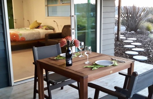 Parua Bay Apartment | PARUA BAY STUDIO - SELF CONTAINED