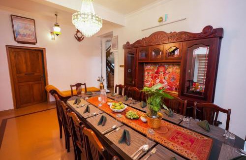 Alwaye House | Parudeesa - Heavenly- Luxurious Palace look-Near CBD - Kerala - India with Breakfast