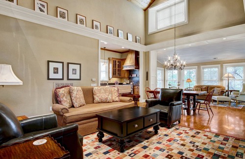 Comfort House | Parvin's Cottage at Riven Rock Ranch in Comfort TX