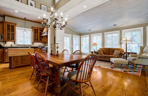 Comfort House | Parvin's Cottage at Riven Rock Ranch in Comfort TX