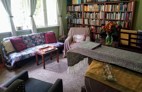 Pasadena House | Pasadena - Birds, Butterflies and Books