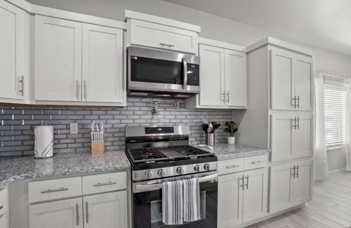 Biggs Field House | Paseo Haven- 4bdrm sanctuary
