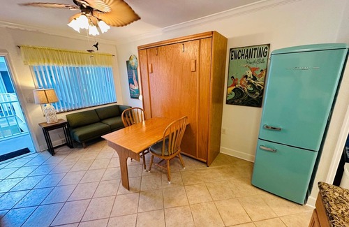 Pass-a-Grille Historic District Apartment | Pass a grille Gulf Way Beachfront 19
