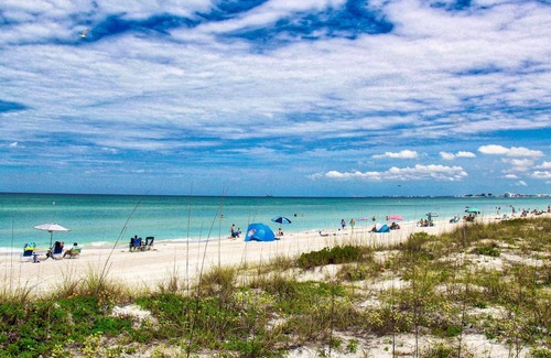 Pass-a-Grille Historic District Apartment | Pass a Grille Gulf Way Beachfront Balcony Views