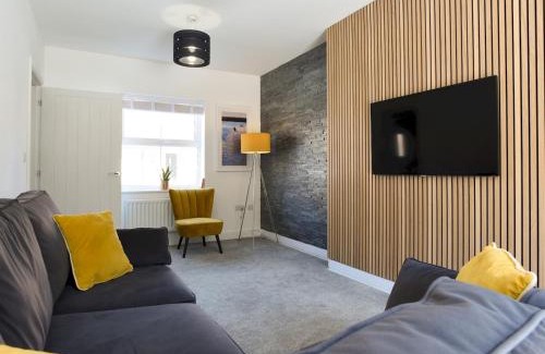 Southbourne House | Pass the Keys Beautiful Family Home Sleeps 6