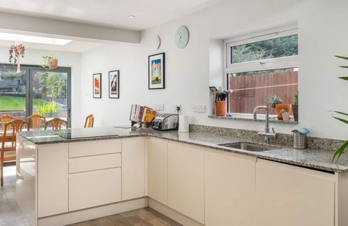Chorleywood West House | Pass the Keys | Cosy 3 Bed Cottage in Chorleywood