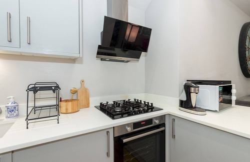 Reading House | Pass the Keys | Cozy Home with Underfloor Heating System
