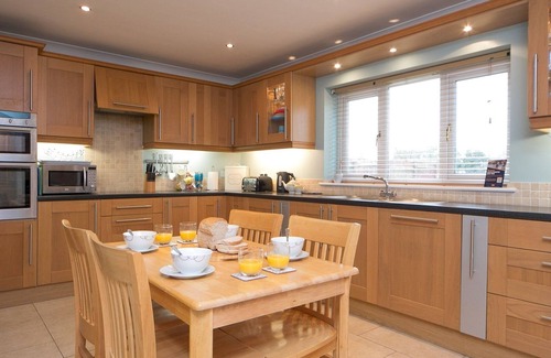 Brynteg House | Pass the Keys | Cysgod Eryri Spacious House near Anglesey Coast