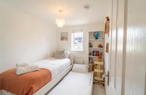 Bicester House | Pass the Keys Experience Bicester Village near our Spacious Home