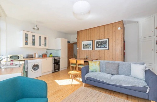 Wadsworth House | Pass the Keys | Family Haven -Amazing Views-Heart of Hebden Bridge