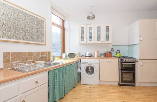 Wadsworth House | Pass the Keys | Family Haven -Amazing Views-Heart of Hebden Bridge