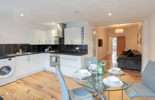 Leigh-on-Sea Apartment | Pass the Keys | Cosy flat in Leigh