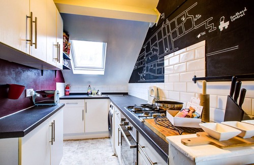 Westcliff-on-Sea Apartment | Pass the Keys | Artistic stylish apartment in Southend The Loft
