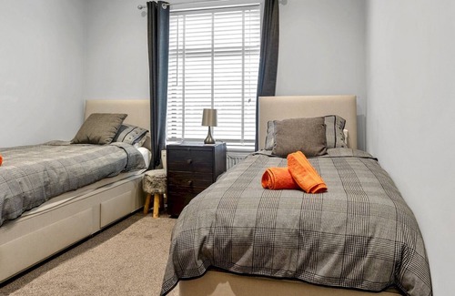 Silecroft House | Pass the Keys | Luxury Cottage with Hot Tub near Secluded Beach