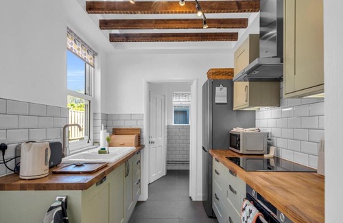 Canterbury House | Pass the Keys Large Terraced Home In the City