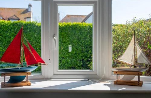 Birchington House | Pass the Keys Little Haven A stunning Bungalow in Minnis Bay