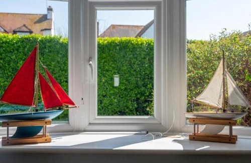 Birchington House | Pass the Keys Little Haven A stunning Bungalow in Minnis Bay