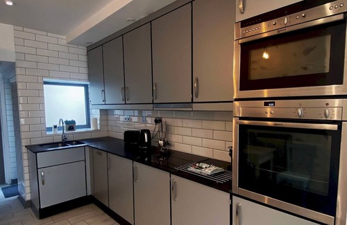 Totnes House | Pass the Keys | Lovely contemporary ground floor apartment