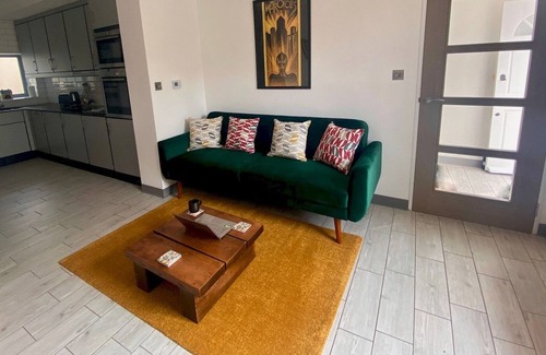 Totnes House | Pass the Keys | Lovely contemporary ground floor apartment