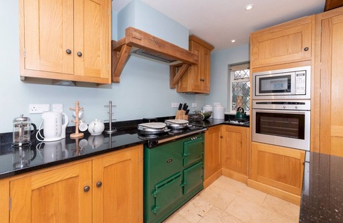 Henley House | Pass the Keys | Luxurious Country House with Cinema Games Room